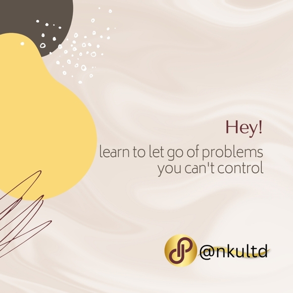 🆕️Tri-Color Overlapping Triple Hoops 18K Gold Plated Stainless Steel Earrings - Picture 7 of 11